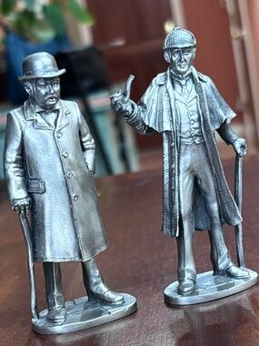 Pewter Sherlock Holmes & Watson pair